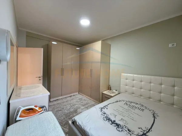 Tirane, shitet apartament 2+1+Ballkon Kati 1, 96 m² 215.000 € (Liqeni i Thate)