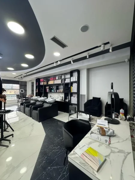 Tirane, shitet ambjent biznesi Kati 2, 158 m² 442.400 € (Astir)