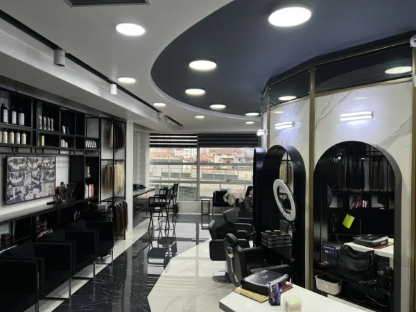 Tirane, shitet ambjent biznesi Kati 2, 158 m² 442.400 € (Astir)