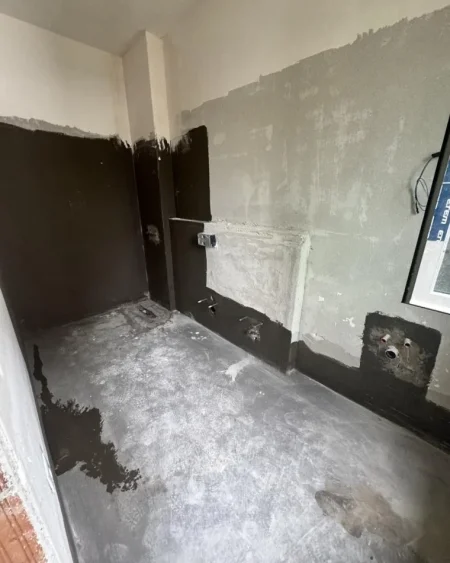 Tirane, jepet me qera zyre Kati 2, 125 m² 800 € (TE FUSHA E AVIACIONIT)