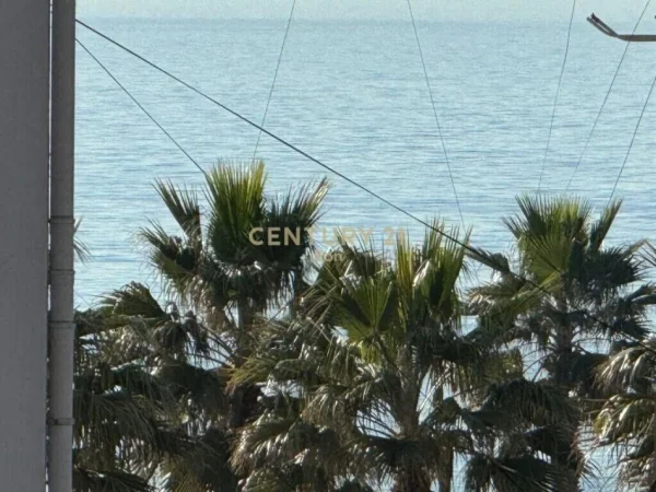 Tirane, shitet apartament , 131 m² 139.000 € 