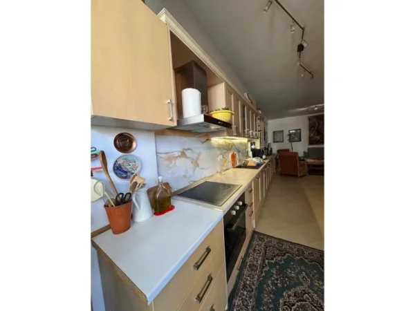 Tirane, shitet apartament 2+1+Ballkon Kati 2, 107 m² 249.000 € (Mbikalimi i komunes se parisit tek big marketi)