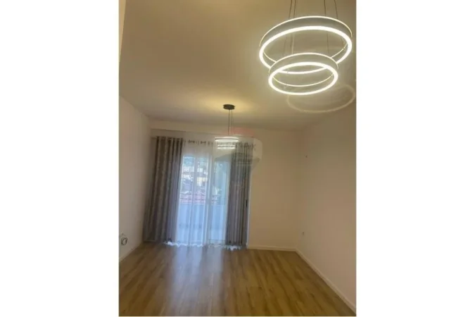 Tirane, shitet apartament 1+1 Kati 4, 65 m² 92.000 € (yzberisht)