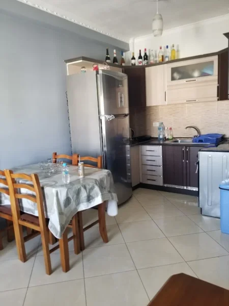 Tirane, jepet me qera apartament 1+1+Ballkon Kati 7, 75 m² 400 € (Astir)