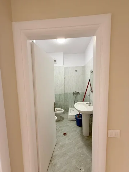 Tirane, shitet apartament 2+1 Kati 6, 101 m² 130.000 € (Astir, Rruga “Micky Mouse”)