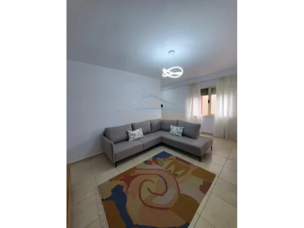 Tirane, jepet me qera apartament 2+1 Kati 1, 98 m² 550 € (Kongresi i Manastirit)