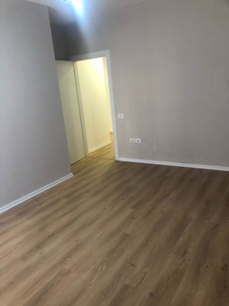 Tirane, shitet apartament 1+1 Kati 4, 79 m² 110.000 € (Astir)