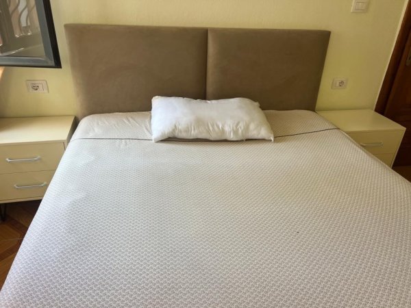 Tirane, jepet me qera apartament 1+1+Ballkon Kati 3, 60 m² 400 € (rruga asim vokshi)