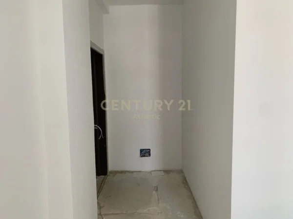 Durres, shitet garsonier 1+1 Kati 6, 45 m² 55.000 € (PLAZH HEKURUDHA Durrës)