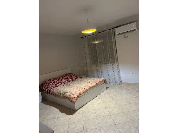 Tirane, jepet me qera apartament 2+1+Ballkon Kati 9, 81 m² 450 € 