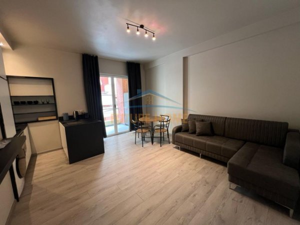 Shqiperi, jepet me qera apartament 1+1+Ballkon Kati 2, 65 m² 700 € 