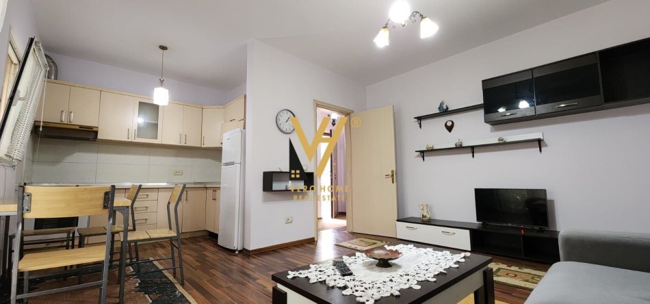 Tirane, jepet me qera shtepi 1+1+Ballkon Kati 1, 60 m² 400 € (21 DHJETORI)
