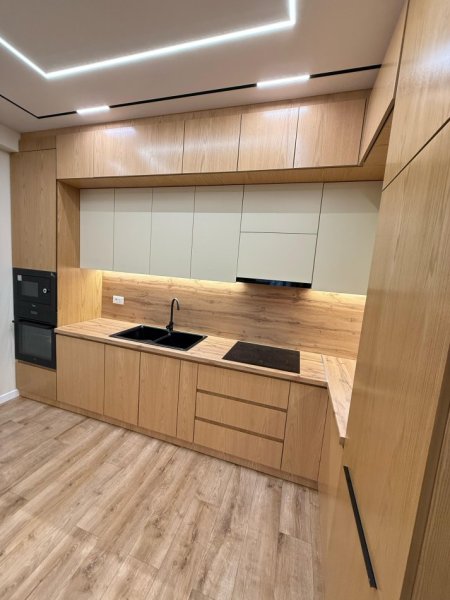 Tirane, jepet me qera apartament 2+1 , 100 m² 1.500 € (Liqeni i Thate)