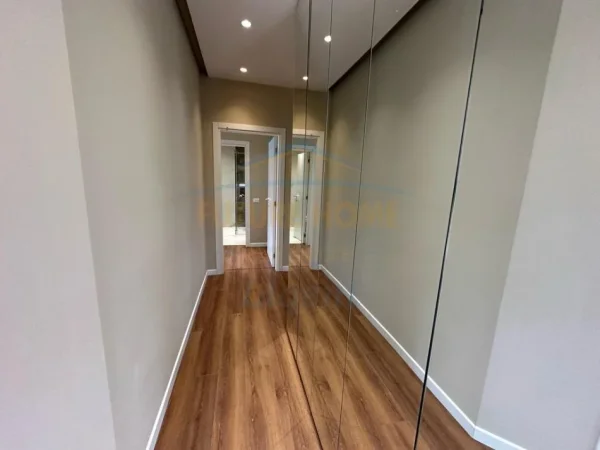 Tirane, jepet me qera apartament 2+1 Kati 1, 117 m² 1.300 € (Liqeni i That)