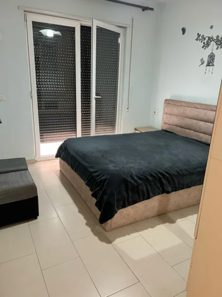 Tirane, jepet me qera apartament 2+1+Ballkon Kati 3, 90 m² 500 € (teodor keko)