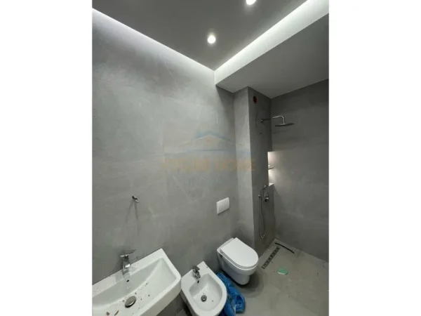Tirane, jepet me qera apartament 2+1 Kati 2, 86 m² 600 € (Amerikan 3)