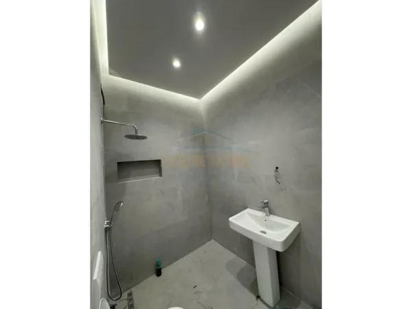 Tirane, jepet me qera apartament 2+1 Kati 2, 86 m² 600 € (Amerikan 3)
