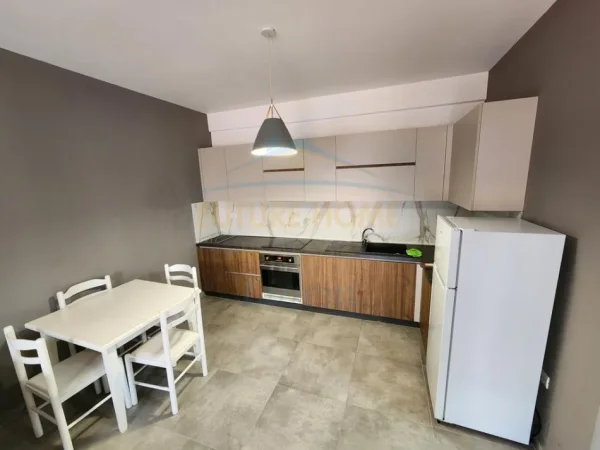 Tirane, jepet me qera apartament 2+1 Kati 6, 91 m² 620 € (Unaza e Re, Tiran)