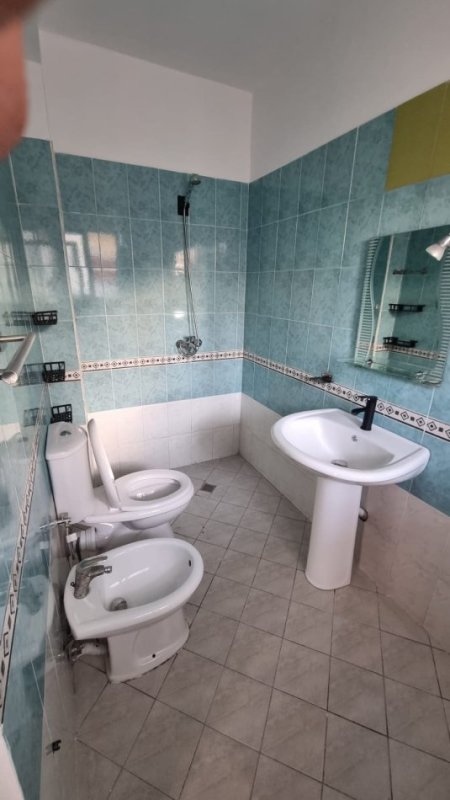 Tirane, jepet me qera apartament 2+1 , 110 m² 500 € (JEPET ME QERA AP 2+1 NE ASTIR TEK ARTISTI)