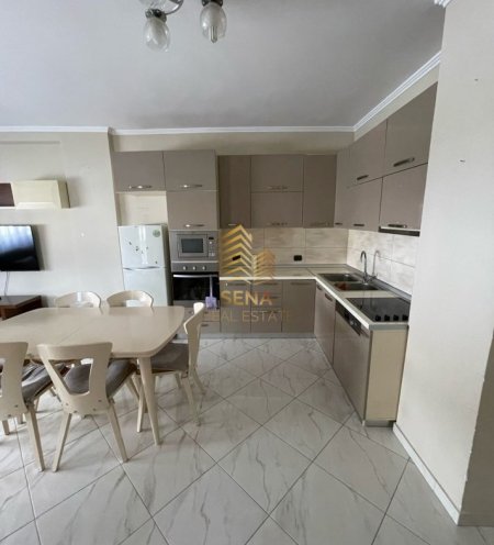 Tirane, jepet me qera apartament 2+1+Ballkon Kati 3, 96 m² 450 € (Rruga Shefqet Kuka)