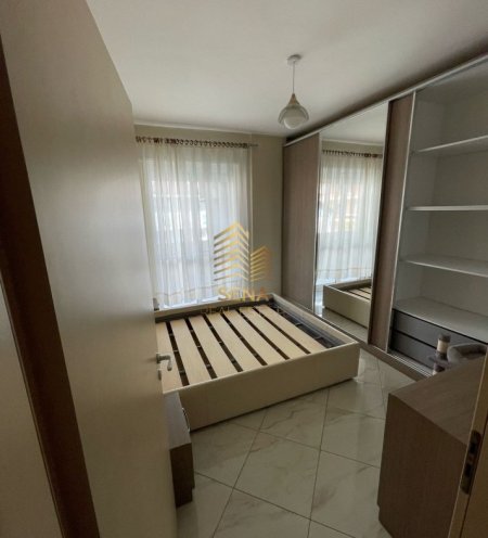 Tirane, jepet me qera apartament 2+1+Ballkon Kati 3, 96 m² 450 € (Rruga Shefqet Kuka)