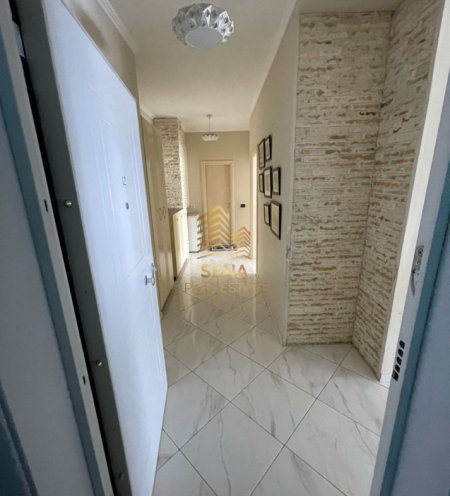 Tirane, jepet me qera apartament 2+1+Ballkon Kati 3, 96 m² 450 € (Rruga Shefqet Kuka)