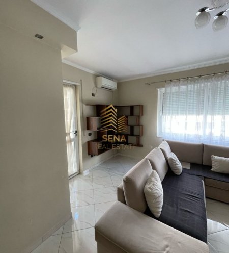 Tirane, jepet me qera apartament 2+1+Ballkon Kati 3, 96 m² 450 € (Rruga Shefqet Kuka)
