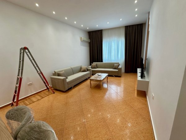 Tirane, jepet me qera apartament 1+1+Aneks+Ballkon Kati 2, 80 m² 550 € (Dibres afer Viles Gold)