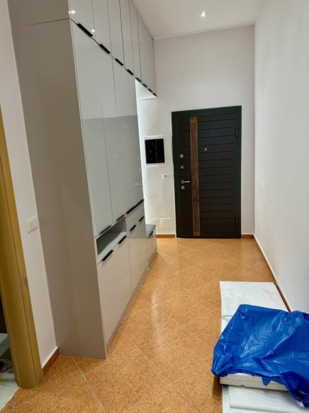 Tirane, jepet me qera apartament 1+1+Aneks+Ballkon Kati 2, 80 m² 550 € (Dibres afer Viles Gold)