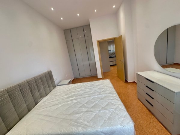Tirane, jepet me qera apartament 1+1+Aneks+Ballkon Kati 2, 80 m² 550 € (Dibres afer Viles Gold)