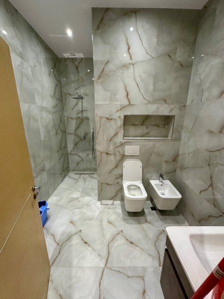 Tirane, jepet me qera apartament 1+1+Aneks+Ballkon Kati 2, 80 m² 550 € (Dibres afer Viles Gold)