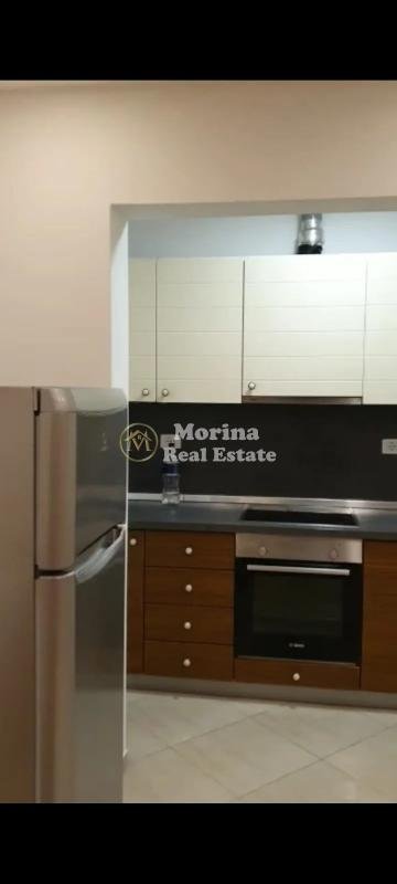 Tirane, jepet me qera apartament 1+1 Kati 3, 65 m² 400 € (Xhamlliku-Rruga Sadik Petrela)