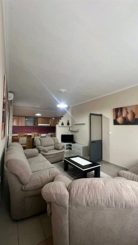 Tirane, jepet me qera apartament 1+1 Kati 2, 90 m² 400 € (Don Bosko)