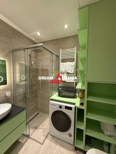 Tirane, jepet me qera apartament 1+1 Kati 5, 75 m² 1.400 € (Bllok)