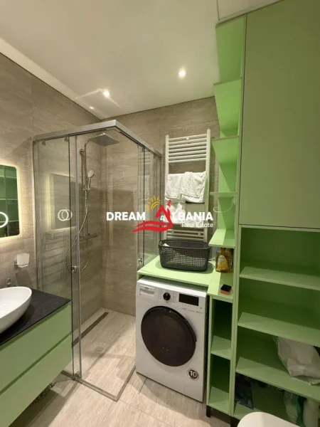 Tirane, jepet me qera apartament 1+1 Kati 5, 75 m² 1.200 € (Bllok)