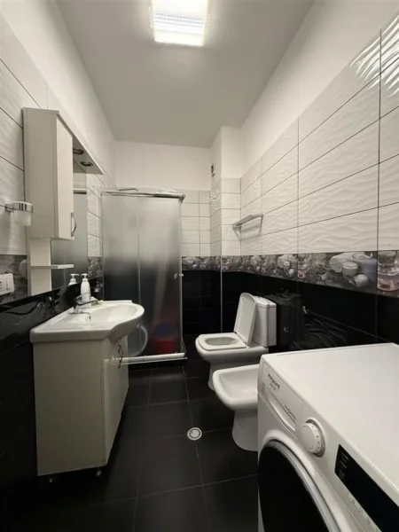Tirane, jepet me qera apartament 2+1 Kati 3, 95 m² 550 € (Golden Park)
