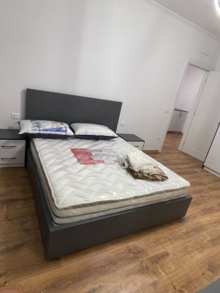 Tirane, jepet me qera apartament 1+1+Ballkon Kati 3, 70 m² 550 € (Jordan Misja)