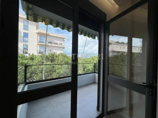 Durres, shitet 1+1 Kati 3, 80 m² 135.000 € (GOLEM TEK HOTEL MURRIZI VIJA E II , 10M LARG DETIT)