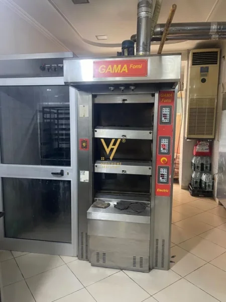 Tirane, shitet dyqan Kati 0, 53 m² 360.000 € (HARRY FULTZ)