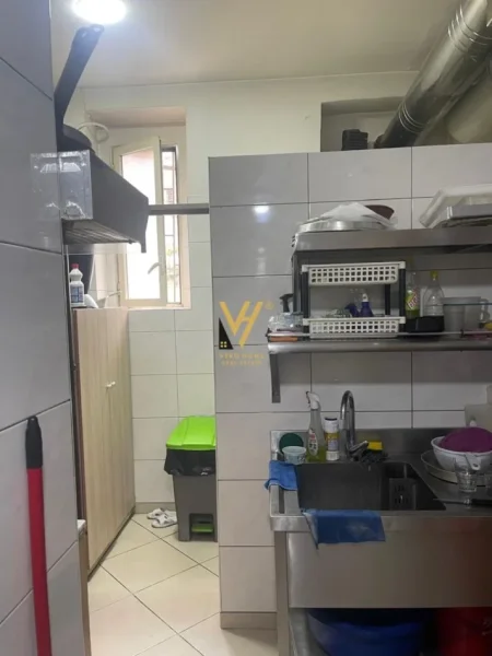 Tirane, shitet dyqan Kati 0, 53 m² 360.000 € (HARRY FULTZ)