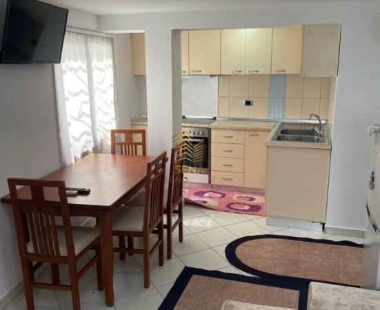 Tirane, jepet me qera shtepi 1+1 Kati 1, 60 m² 300 € (Rruga Ilia Dilo Sheperi)