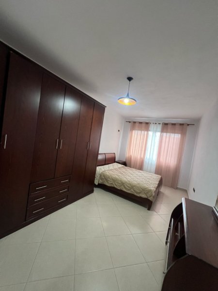 Tirane, jepet me qera apartament 2+1+Ballkon Kati 7, 95 m² 450 € (Rruga Mikel Maruli)