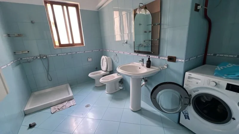 Tirane, jepet me qera apartament 1+1+Ballkon Kati 2, 61 m² 380 € (SAUK)
