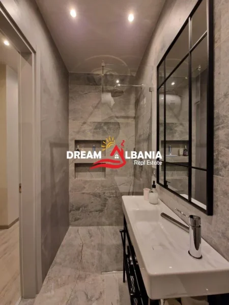 Tirane, jepet me qera apartament 1+1 , 65 m² 600 € (Apartament 1+1 me qera tek Kopshti Zoologjik ne Tirane ID (42111367))