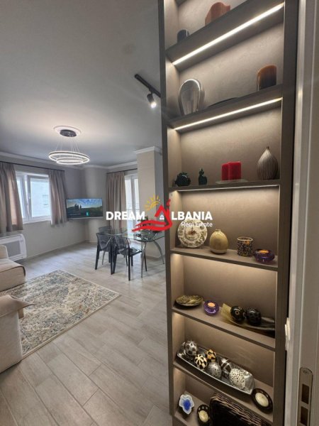 Tirane, jepet me qera apartament 1+1 , 80 m² 1.000 € (Jepet me qera super apartament 1+1 ne qender prane Kafe Flores , Tirane (ID 42111369))