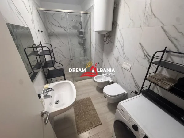 Tirane, jepet me qera apartament 1+1 , 80 m² 1.000 € (Jepet me qera super apartament 1+1 ne qender prane Kafe Flores , Tirane (ID 42111369))