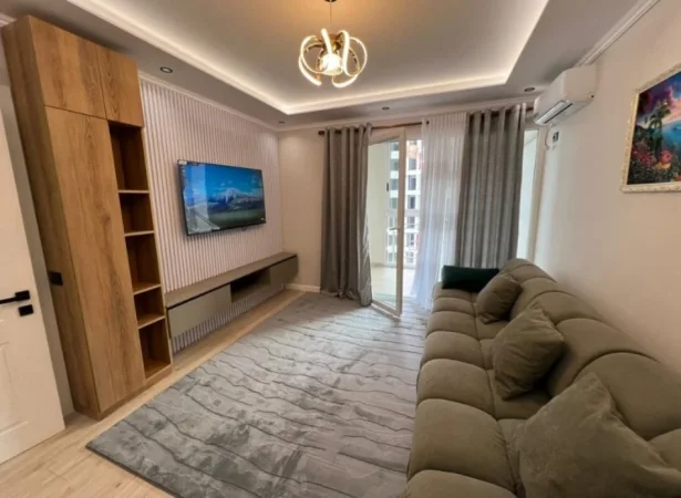 Shqiperi, jepet me qera apartament 1+1 Kati 7, 80 m² 600 € (Zogu i zi)