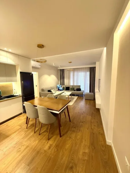 Tirane, jepet me qera apartament 2+1+Ballkon Kati 4, 100 m² 1.000 € (ne Bllok)