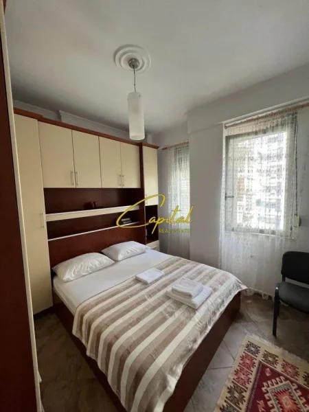 Tirane, jepet me qera apartament 2+1 Kati 3, 80 m² 600 € (SELVIA)