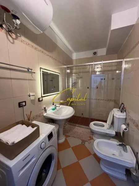 Tirane, jepet me qera apartament 2+1 Kati 3, 80 m² 600 € (SELVIA)